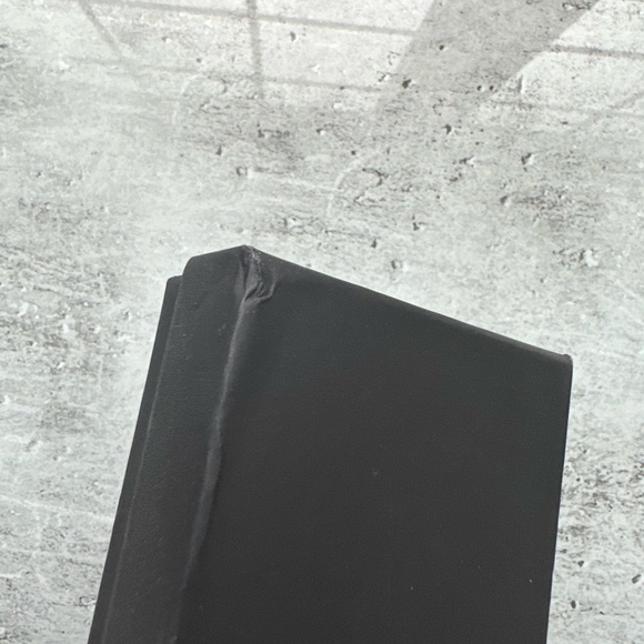 CLEARANCE: nOir Sparkling Earring Set - flaw in 1 out of the 4 earrings - Picture 6 of 9